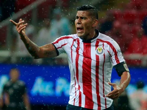 Tensión: Salcido y Cardozo hablaron sobre el futuro del jugador