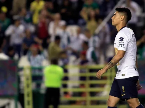 Felipe Mora le ganó a los centrales de Chivas y así marcó
