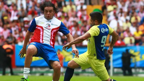 Reynoso -derecha- espera un triunfo de las Chivas mañana