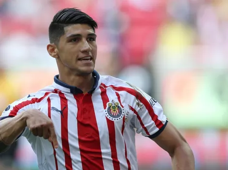 Alan Pulido volvió a celebrar un gol con el Rebaño Sagrado