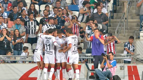 El Rebaño Sagrado le dio la vuelta al marcador en el segundo tiempo.