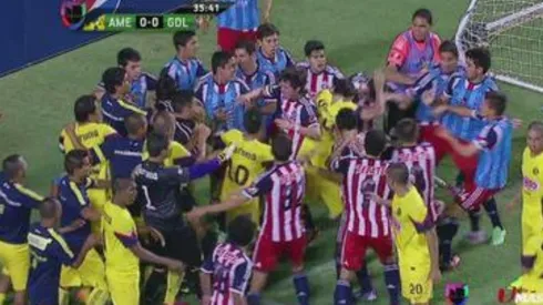 Hubo violencia dentro y fuera de la cancha