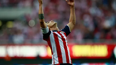 Alan Pulido marcó en la última victoria de las Chivas en el BBVA.