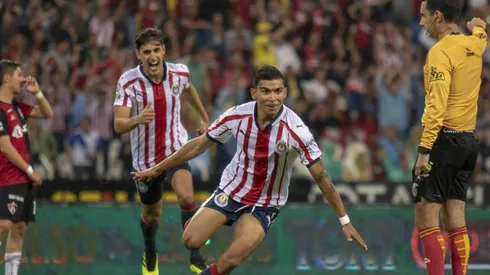 CLÁSICO. El balazo de Orbelín le dio los tres puntos en el Jalisco.