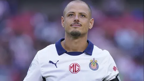 Reportan lo importancia de Chicharito dentro del vestuario de Chivas.