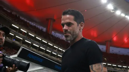 Fernando Gago en un juego en el Akron.