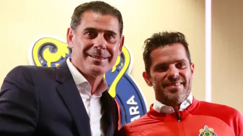Hierro y Gago con Chivas.