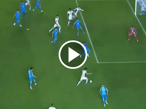 Espectacular jugada de Alan Mozo para casi abrir el marcador del Chivas vs. Cruz Azul