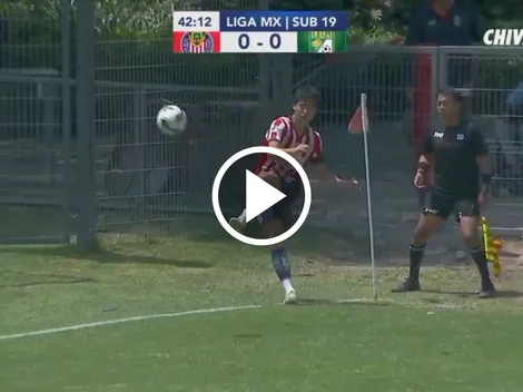 El gol olímpico anulado a Cristian Inda con Chivas Sub19