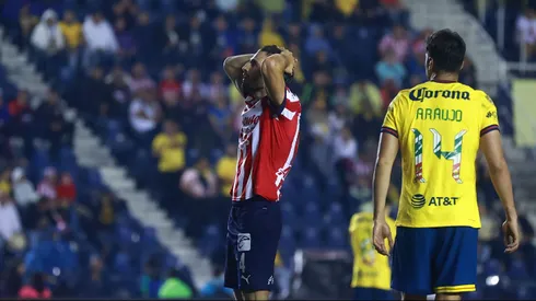 Antonio Briseño fue tundido por la afición de Chivas ante su reclamo en redes sociales