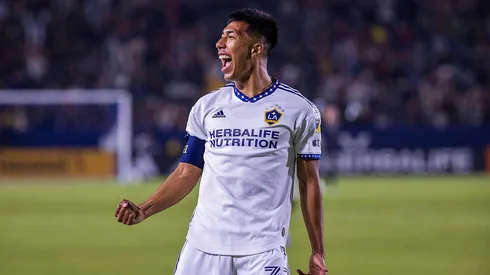 Daniel Aguirre sigue sin debutar en Chivas.