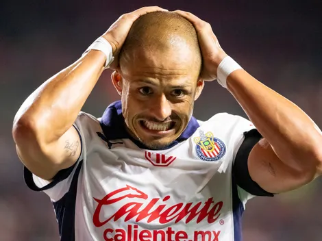El castigo de Chicharito por su reclamo en el Clásico Tapatío