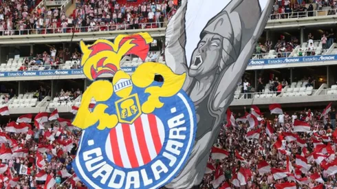 Logo clásico de las Chivas en el Akron.