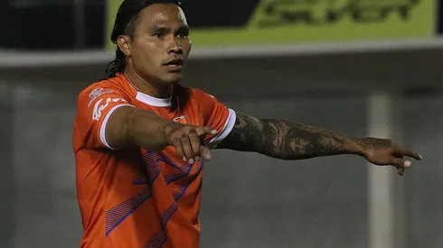 Gullit jugó en Chivas menos tiempo del que se pensaba.