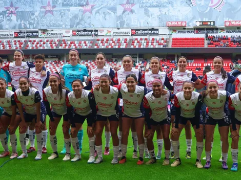 Futbolistas de Chivas hacen público su amor