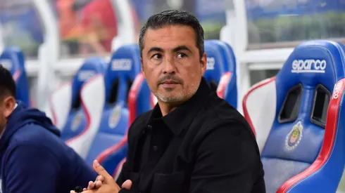 Afición festeja la alineación de Arturo Ortega.