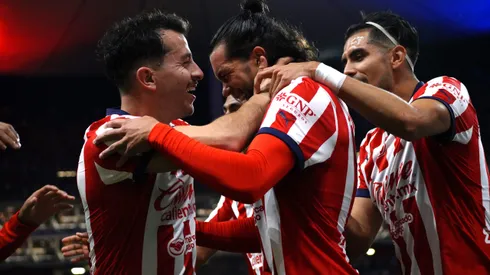 Chivas resolvió su partido frente a los Rayos con tres goles en nueve minutos