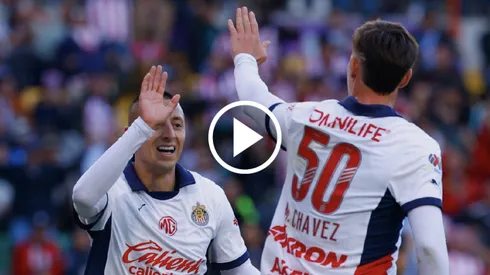 El festejo de Piojo Alvarado tras su anotación.