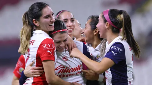 Las Rojiblancas le dieron una dura lección a las Rojinegras