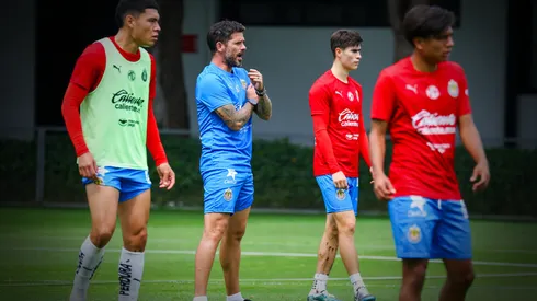 Fernando Gago debutó solamente a cuatro talentos durante su gestión en Chivas