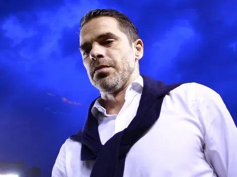 Oficial: Gago se va de Chivas y lo despiden exhibiéndolo