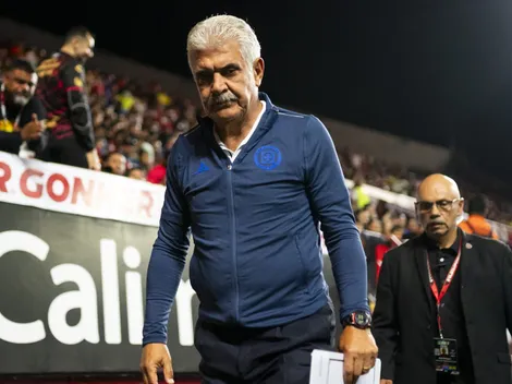 Tuca, desconcertado por el trato que recibe Gago en Chivas