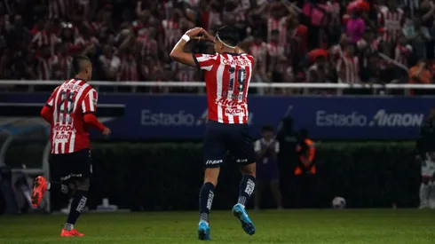 Ricardo Marín y Roberto Alvarado descontaron por Chivas para maquillar el revés del Clásico Tapatío