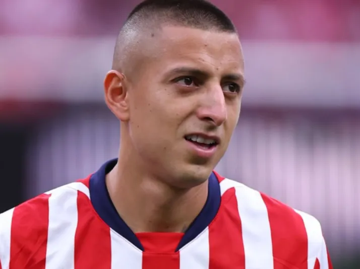 Chivas reveló la reacción del Piojo tras lanzar explosivo a la prensa