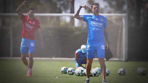 La salida de Fernando Gago en plena ronda regular generaría la búsqueda de un técnico interino en Chivas