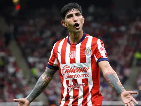 El impedimento que frena la salida de Víctor Guzmán de Chivas