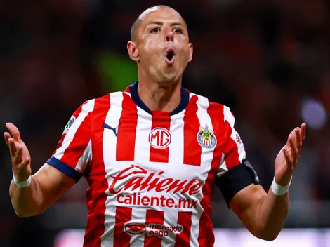 Chicharito Hernández recibe doble castigo tras el Chivas vs. Atlas