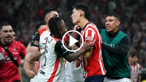 Chiquete Orozco encaró a Luis Reyes por sus provocaciones.