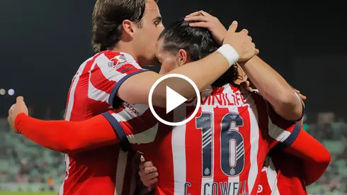 Chivas superó a Santos Laguna.