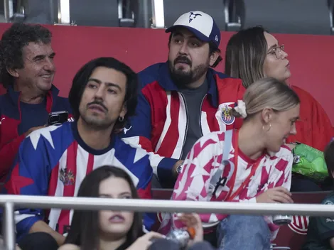 Amaury Vergara apareció en vestidor de Chivas previo al duelo con Pumas