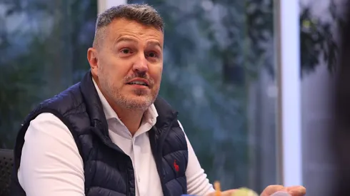 El entrenador español tuvo su primera entrevista con Chivas TV.