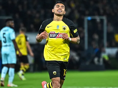 AEK Atenas le da una dura noticia a Chivas sobre Orbelín Pineda