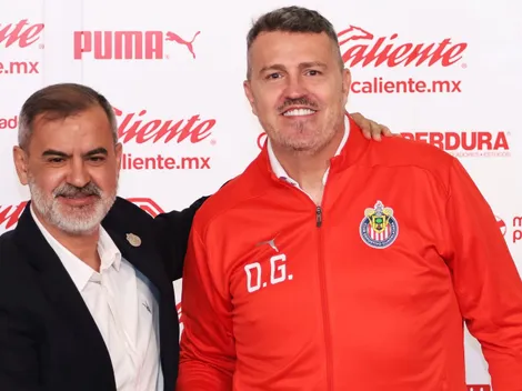 Óscar García deslumbra con su personalidad en Chivas