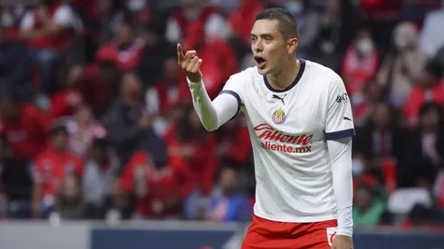 Chivas tomó sorpresiva decisión sobre Sergio Flores