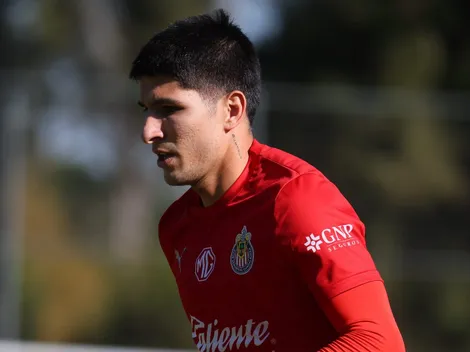 Afición de Chivas se desquita con Miguel Tapias