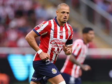 En medio de las críticas Chicharito Hernández da una señal de liderazgo