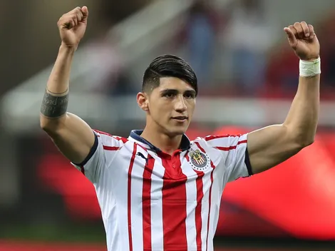 Alan Pulido recibió un regalo especial por parte de la afición