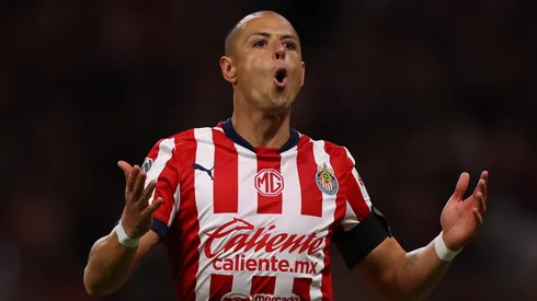 Javier Hernández volvió a finalizar un partido sin marcar en Chivas.
