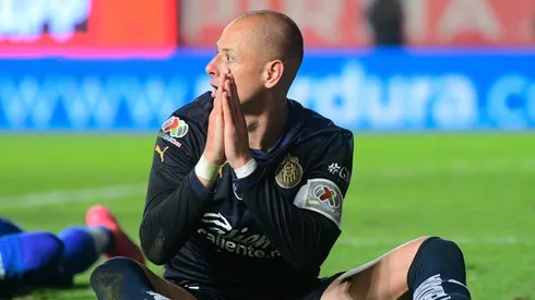Polémica decisión de Óscar García con Chicharito Hernández.