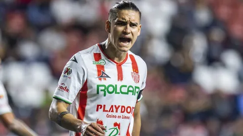 Alexis Peña juega en Necaxa actualmente, pero cuenta con un paso por Chivas.