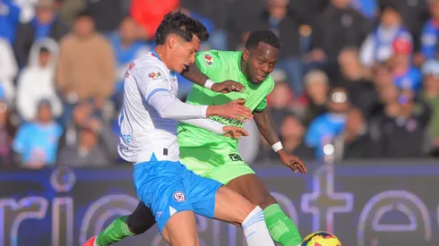 El zaguero se fue de Chivas por la puerta de atrás.