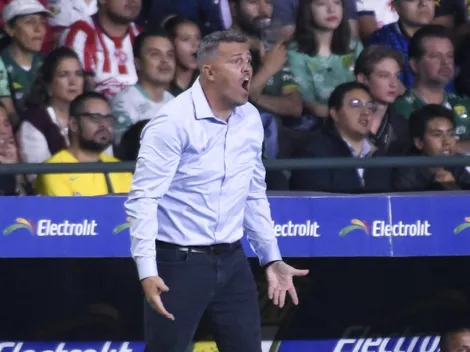 Óscar García pide perdón a Chivas por su conducta violenta