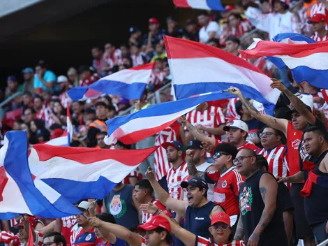 Los aficionados demostraron su enojo por el empate de Chivas con Querétaro