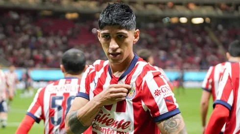 Alan Pulido anotó su primer gol en Chivas desde su vuelta.