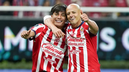 Yael Padilla cumple un sueño al asistir a Chicharito.