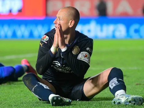 Chicharito increpó a aficionado que cuestionó su compromiso con Chivas